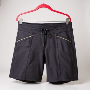 💙 Athleta Blue Biker Shorts Size M • Athletic Compression Fit • Active ✨